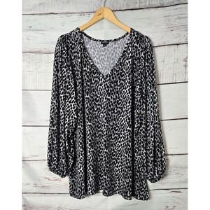 Torrid Womens Top Size 4 Black White Animal Print V-Neck Long Puff Sleeve Plus
